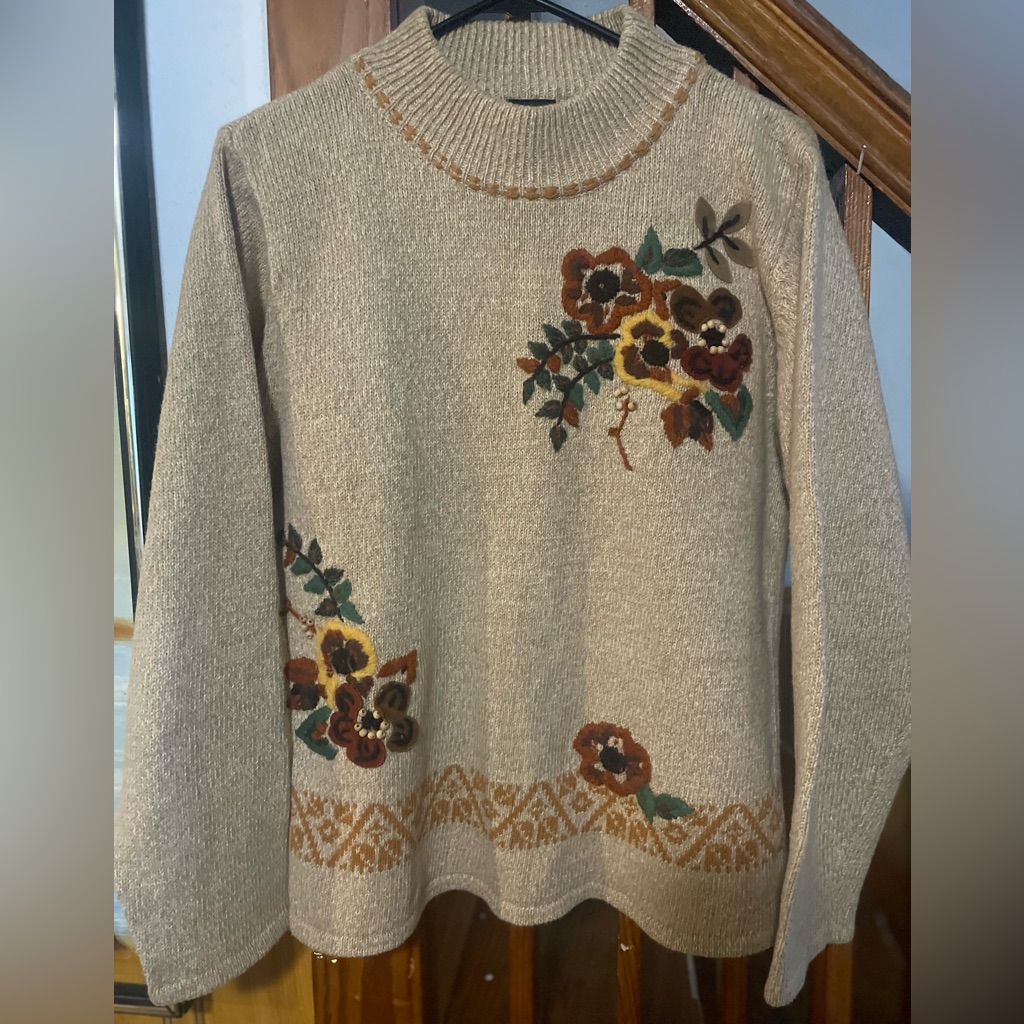 Vintage Erika Beige Floral Embroidered Sweater Womens S